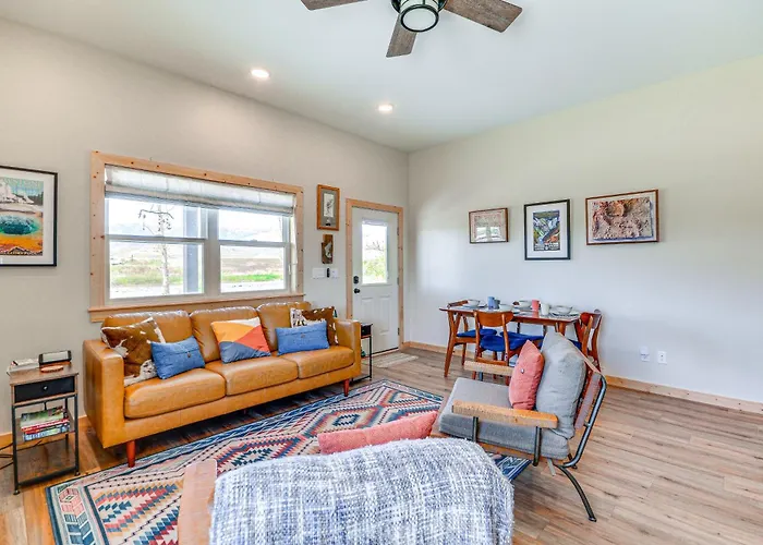Apartamento Riverfront Retreat W/ Fire Pit & Views! *