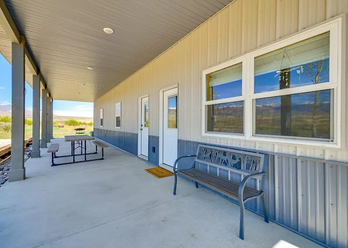 Riverfront Retreat W/ Fire Pit & Views! * Clark