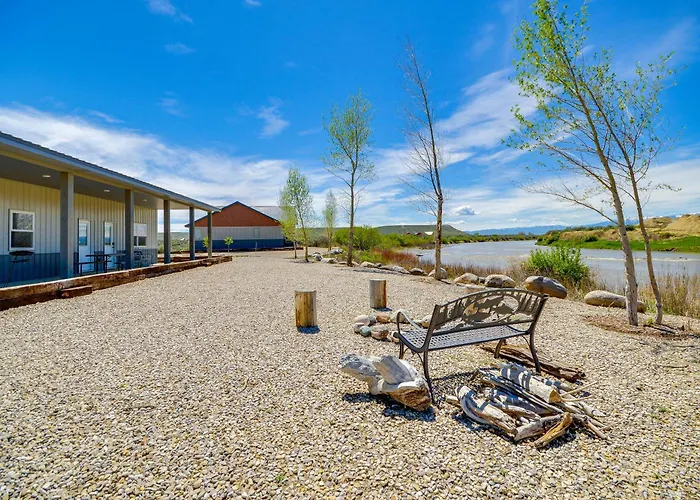 Riverfront Retreat W/ Fire Pit & Views! Clark