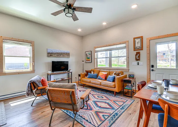 Riverfront Retreat W/ Fire Pit & Views! * Clark