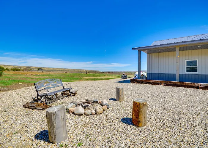 Riverfront Retreat W/ Fire Pit & Views!
