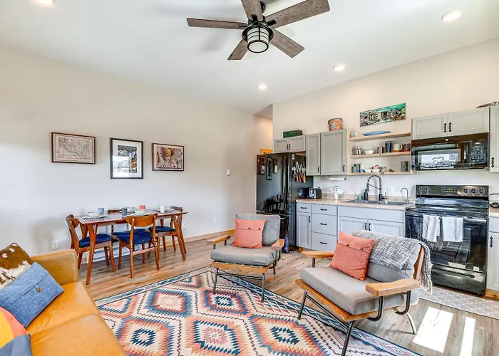 Riverfront Retreat W/ Fire Pit & Views!