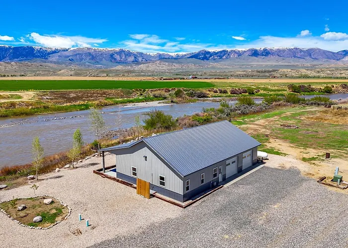 Riverfront Retreat W/ Fire Pit & Views! Apartamento *